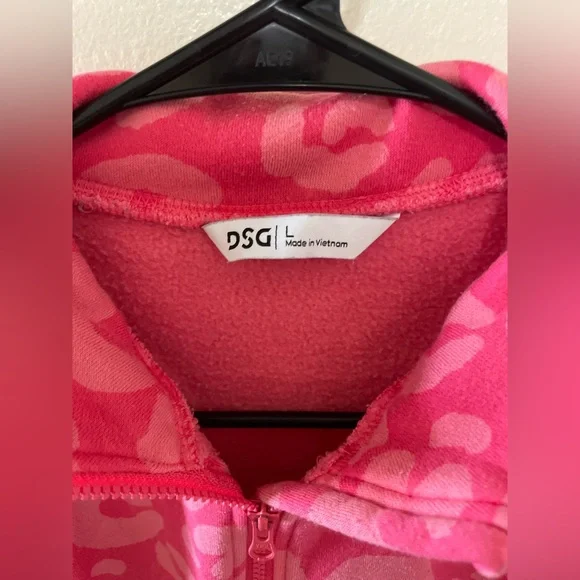 ✨Women’s DSG Pink Cheetah Print Pullover Size L - Picture 4 of 8